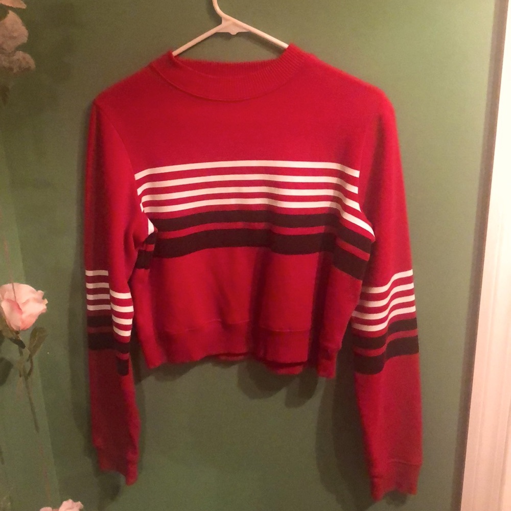 NEED GONE Hollister Cropped Red fuzzy long sleeve